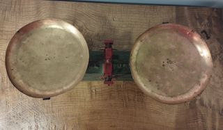 Antigua Balanza de Dos Platos Verde de 10kg