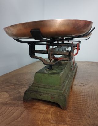 Antigua Balanza de Dos Platos Verde de 10kg