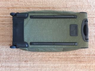 Maleta Kipling de viaje con ruedas