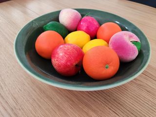 Frutas artificiales decorativas