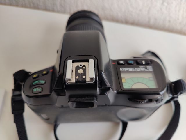 Nikon F70 Reflex analógica