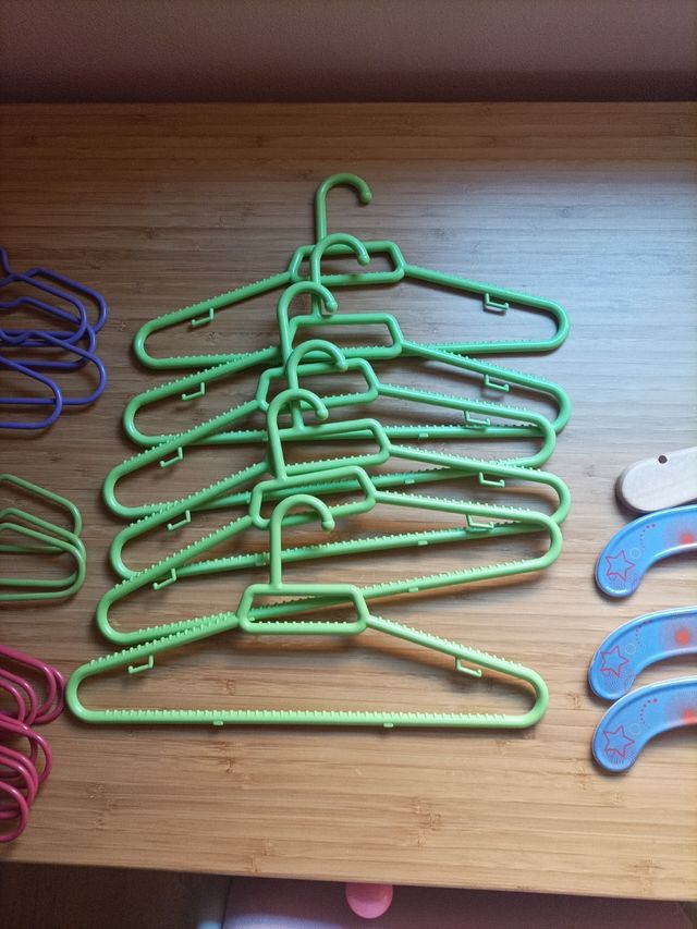 36 Perchas infantiles