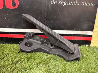 CAJA-PEDAL-CALEFACCION-TAPA AUDI A3 8P  3P 2007
