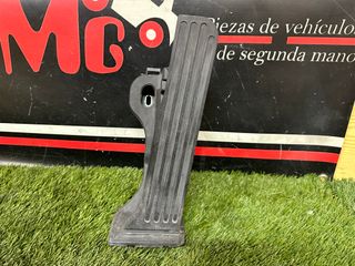 CAJA-PEDAL-CALEFACCION-TAPA AUDI A3 8P  3P 2007