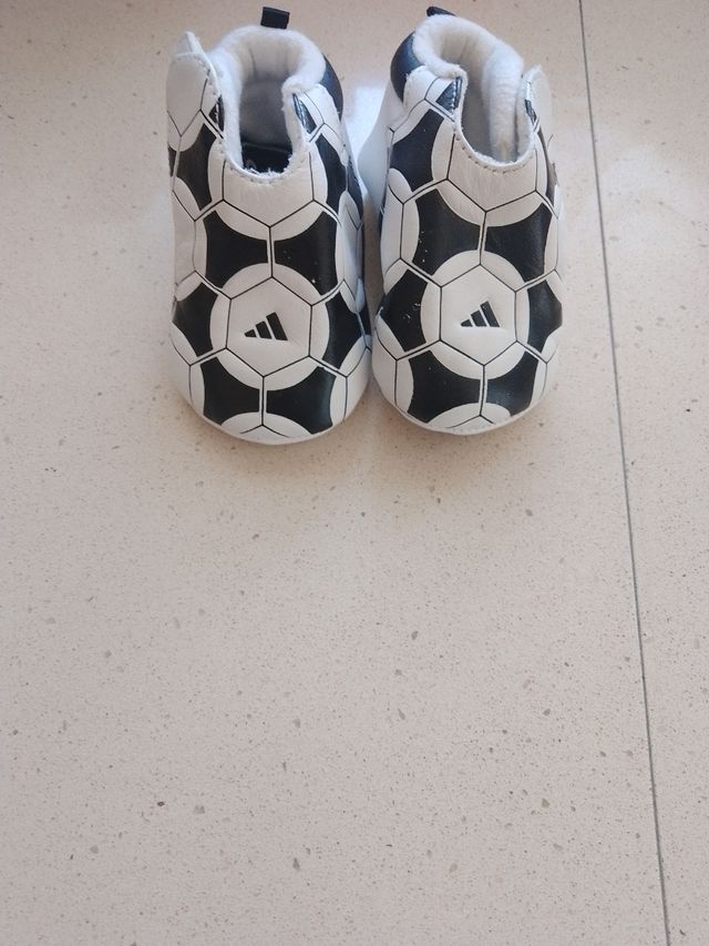 Scarpe neonato con strappo Adidas 