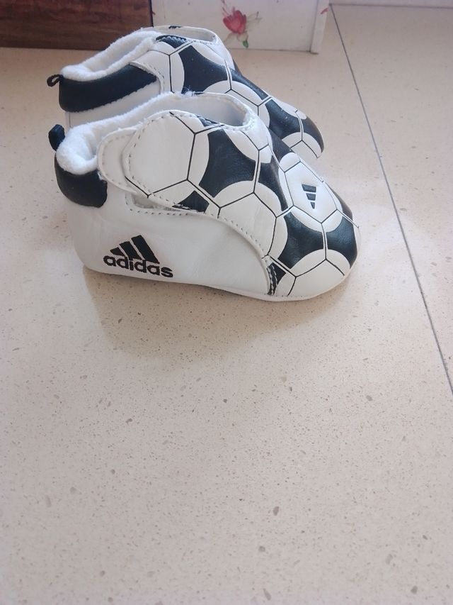 Scarpe neonato con strappo Adidas 