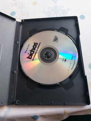Dvd Disney Bichos y Dinosaurio