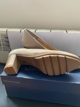 Zapatos de salón beige