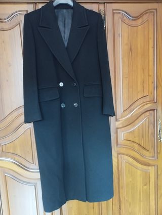 Abrigo negro de paño
