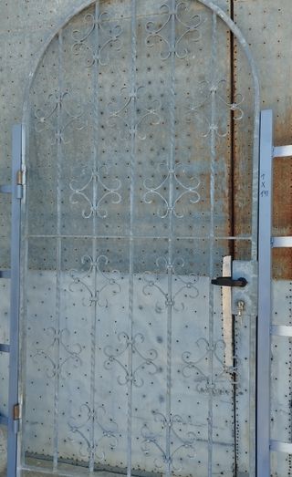 Puerta galvanizada 