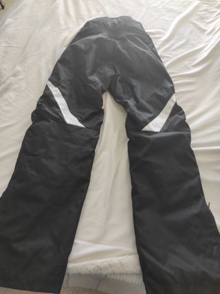 Pantalón motero resistente al agua