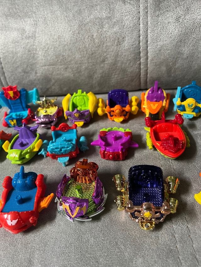 17 coches Superthings varias series