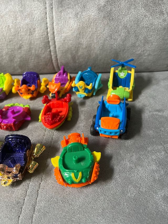 17 coches Superthings varias series