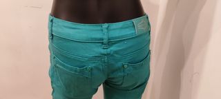 Pantalón pitillo verde liso mujer