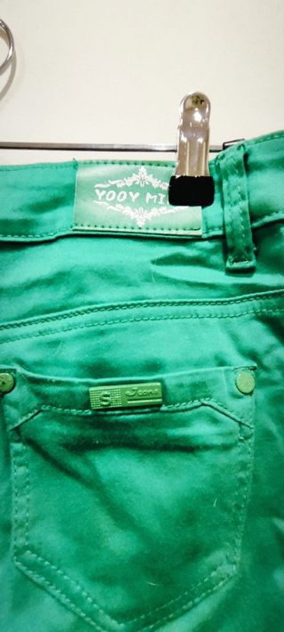 Pantalón pitillo verde liso mujer