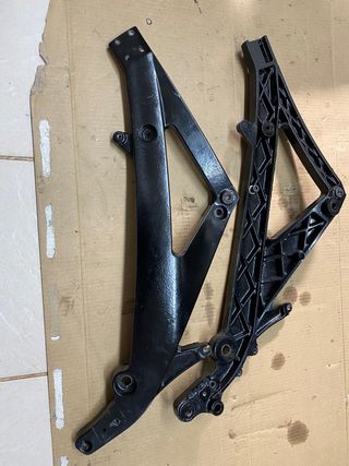 Quadro AJP PR5 aluminio lacado de preto