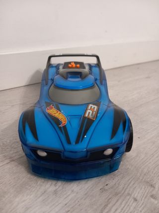 COCHE HOTWHEELS CON LUCES Y SONIDO.
