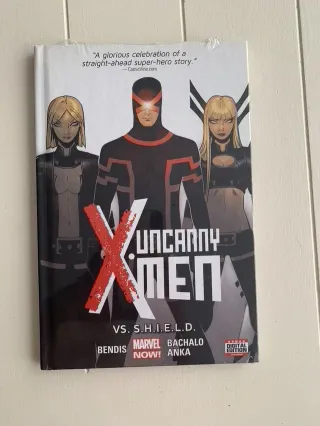 Uncanny X-men - Bendis - Tapa dura en inglés.