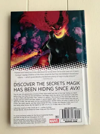 Uncanny X-men - Bendis - Tapa dura en inglés.