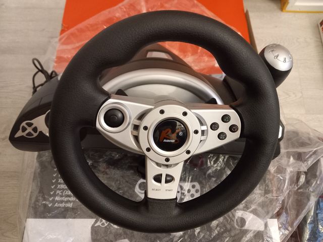 VOLANTE DE CARRERAS. NANO RS 700