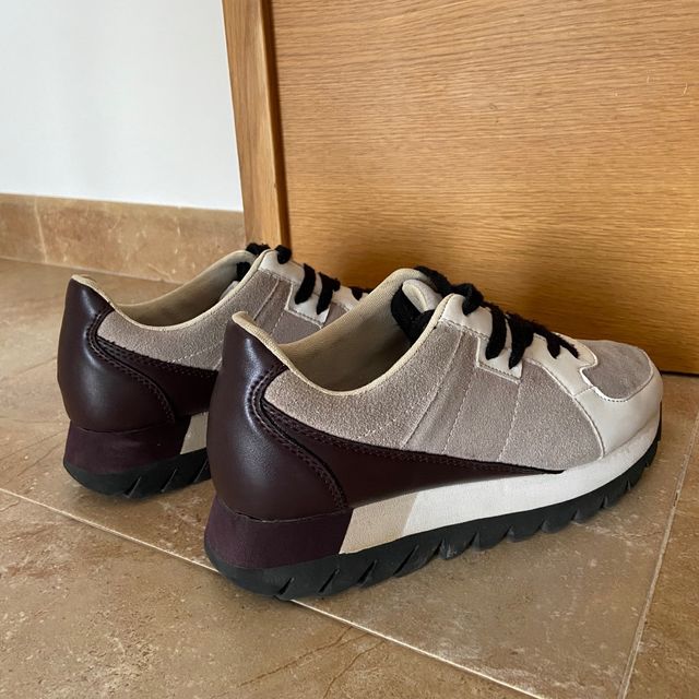 Zapatillas suela alta y cordones