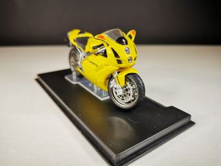 Moto a escala 1/24 Ducati 749  +vitrina