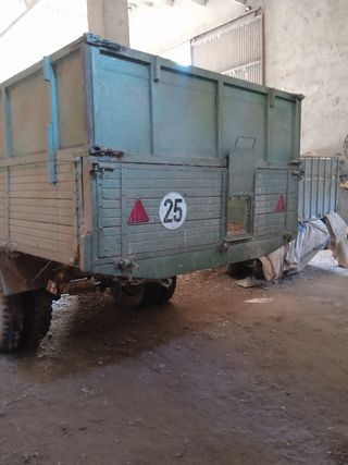Remolque basculante para tractor