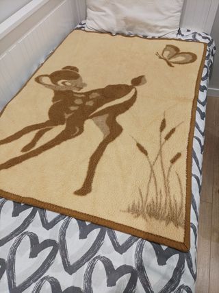 Lote dos mantas de cuna