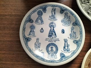 Platos conmemorativos.