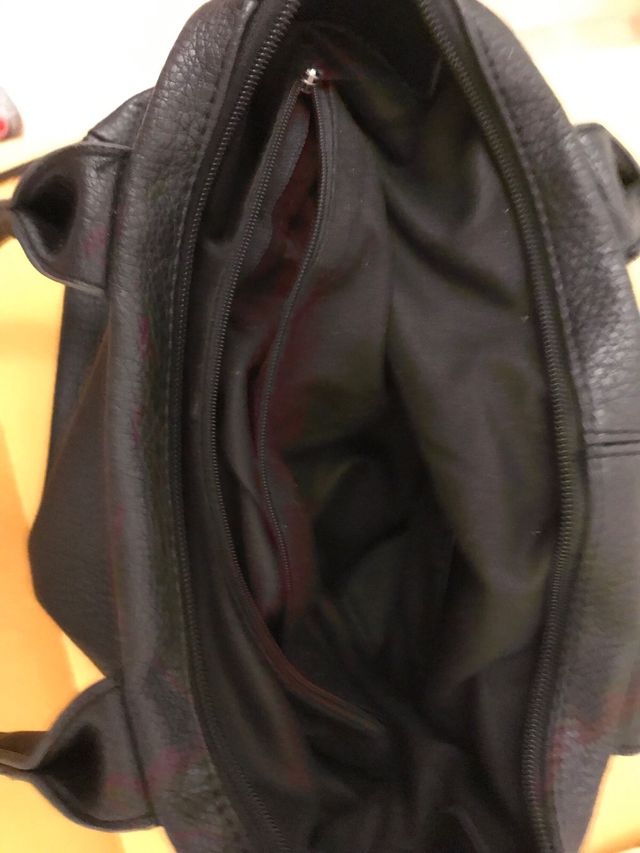 Borsa nera con frange laterali