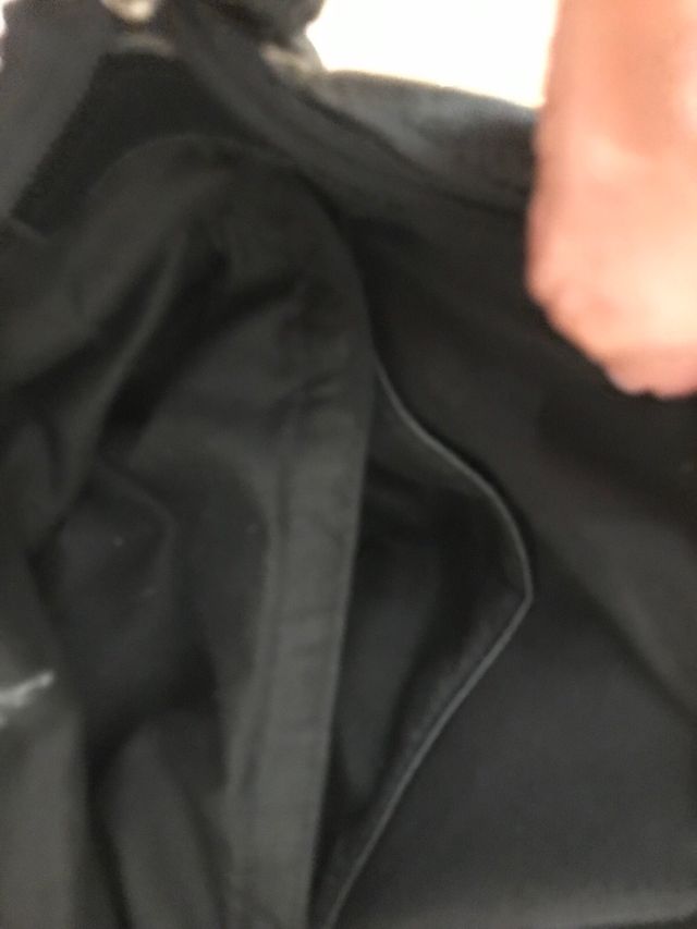 Borsa nera con frange laterali