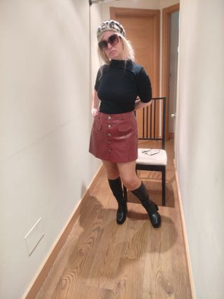 Short falda piel sintética