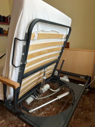 Cama articulada motorizada giratoria