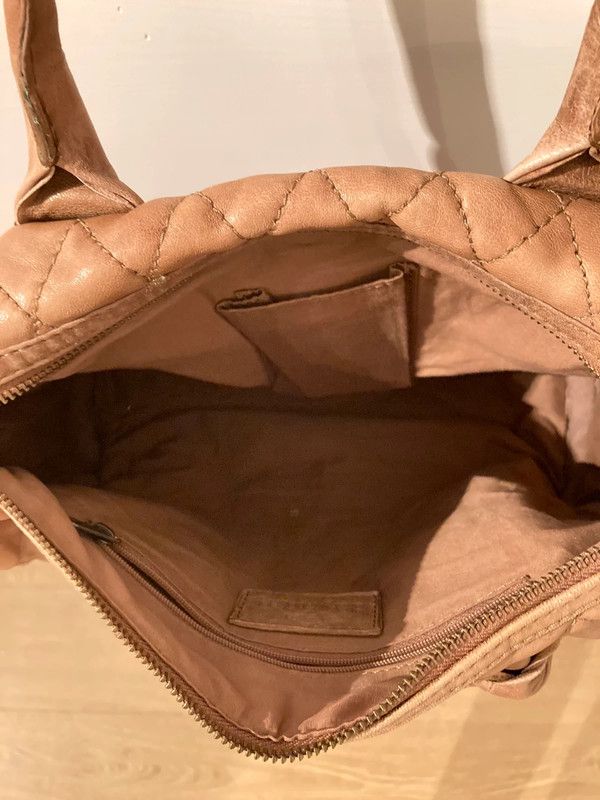 Bolso de piel marrón