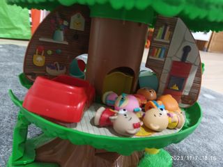 Casita del árbol bebés