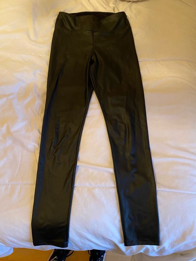 mayas negras de cuero de Calzedonia