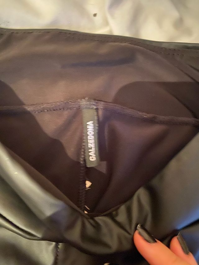 mayas negras de cuero de Calzedonia