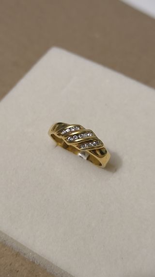 Sortija oro y brillantes.