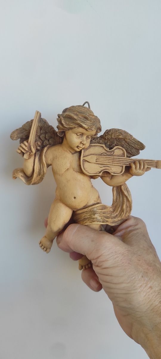 Putto in resina