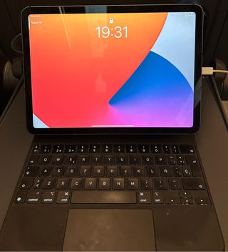 Ipad Air 4 generacion con Funda Keyboard