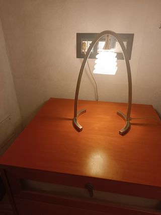 lampara de techo y mesillas de acero cromado