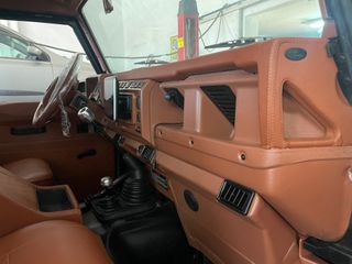 Land Rover Defender 2006