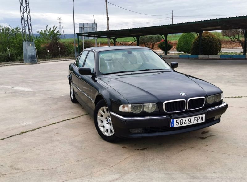 BMW Serie 7 2001 - foto 1
