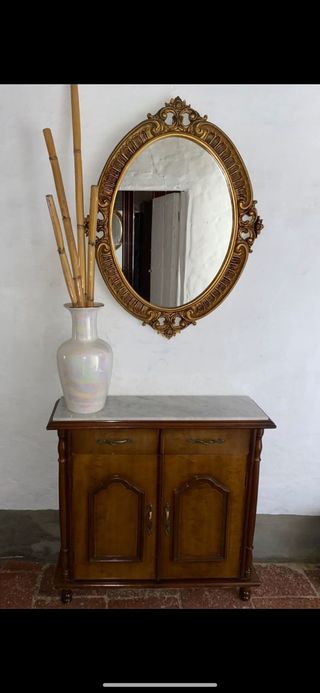 Mueble recibidor vintage.