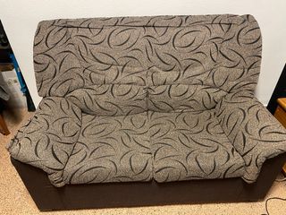 Sofás de tres y dos plazas marrones