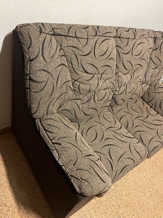 Sofás de tres y dos plazas marrones