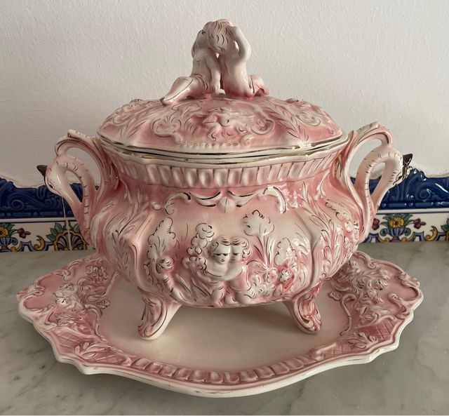 Sopera vintage de porcelana