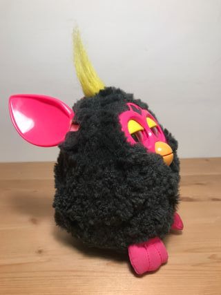 Furby rosa.