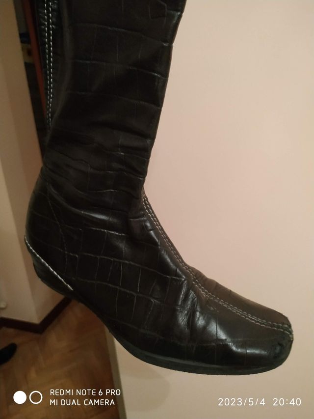 Botas negras con poco tacon