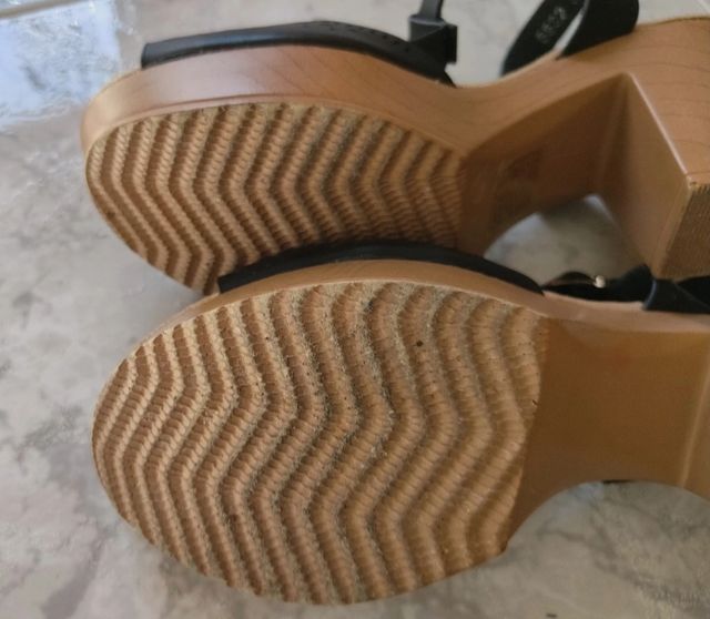 ZAPATOS DE TACÓN. NÚMERO 36